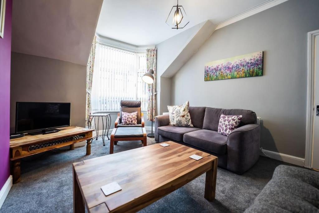 Cosy And Convenient Sunderland Apartment エクステリア 写真